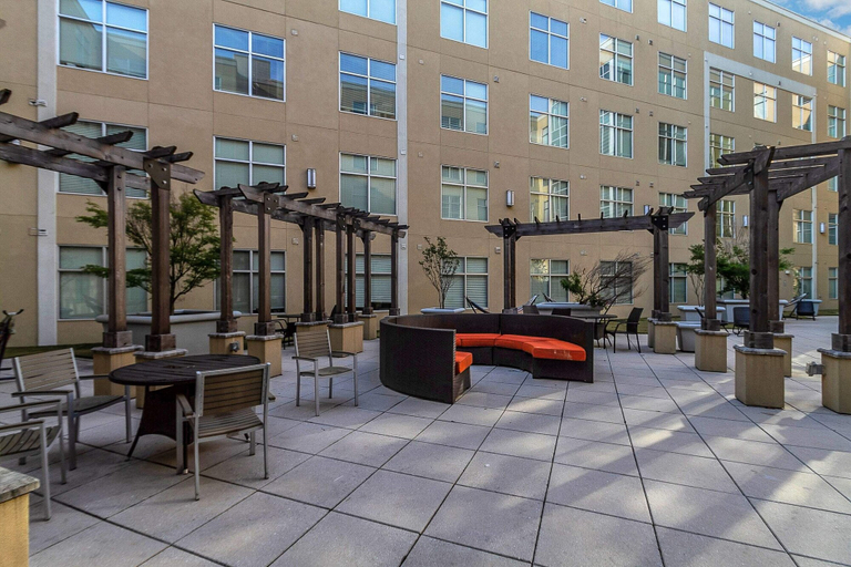 Exterior & Views 2, Close to Campus Student Housing + Amenities, Atlanta