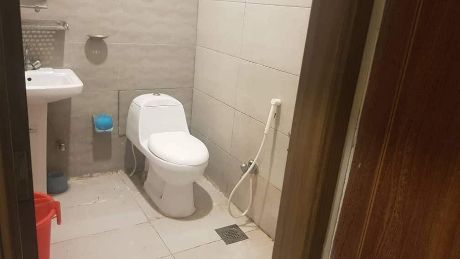 Bathroom 3, Hotel Eden Rock, Islamabad