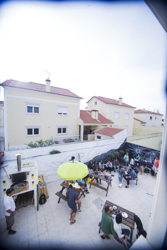 Others 3, Pineapple Surf House, Peniche