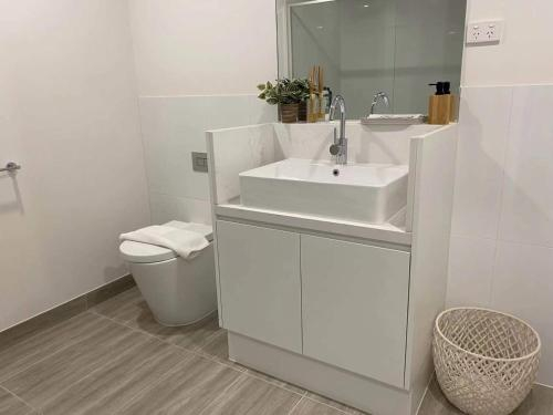 Oakleigh Stylish 3 Bedrooms apartment 4C, Monash - South-West