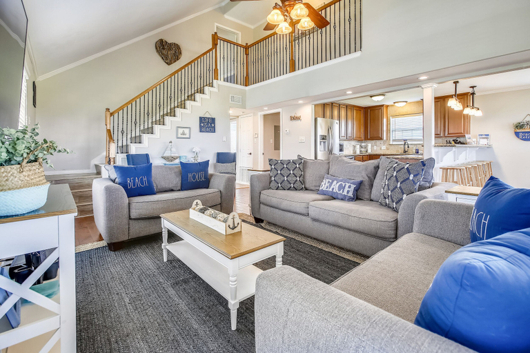 Others 5, Beach Retreat, Galveston