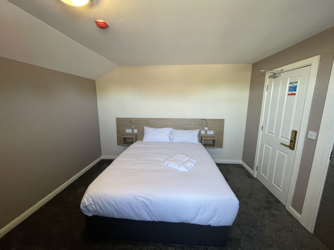 Bedroom 2, Tinapa Suites, Tameside