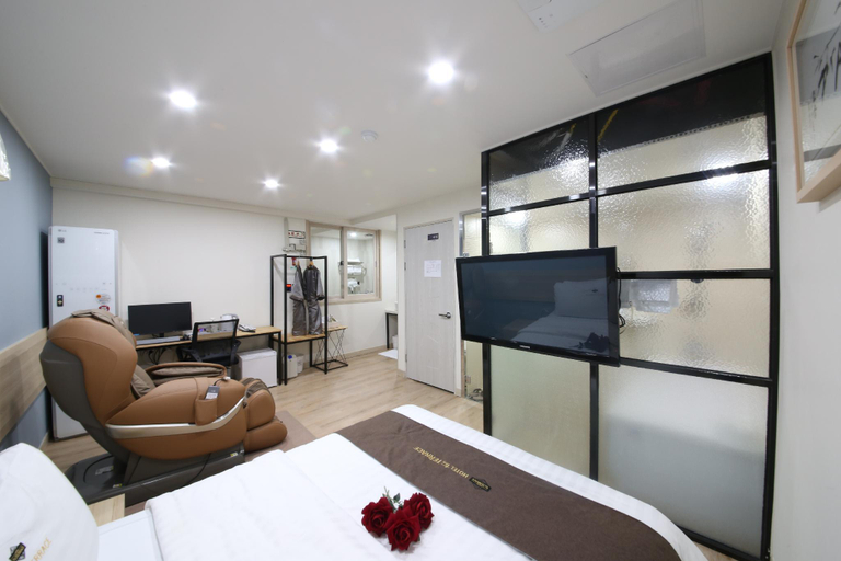 Others 5, Hotel The Terrace, Gwangsan