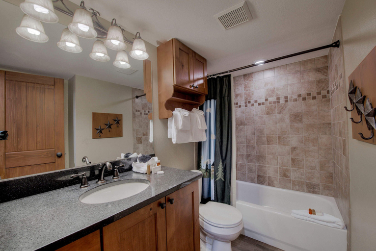 Bathroom 4, Revette Retreat, Summit