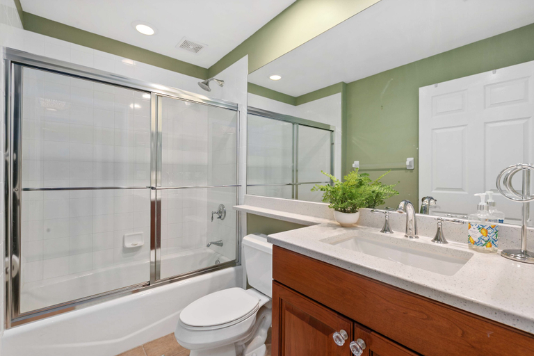 Bathroom 4, Bella Lago 143, Lee