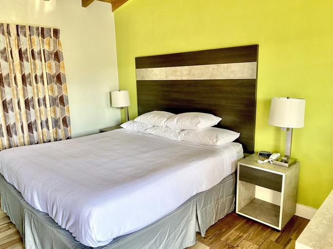 Bedroom 1, Budget Inn South, Broward