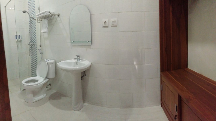 Bathroom 3, Rostika Hotel Sekumpul, Buleleng