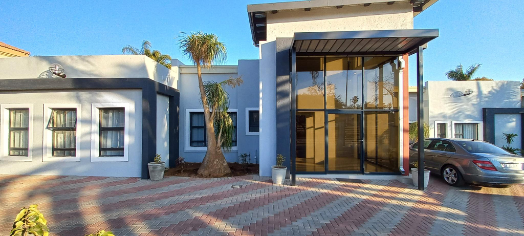Entrance, M n M Guesthouse Polokwane Central, Capricorn