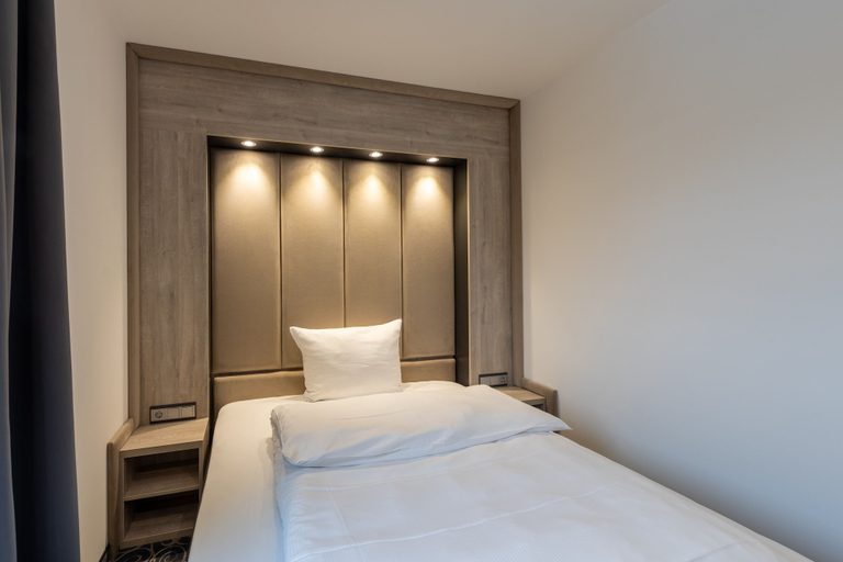 Bedroom 5, The StayCation, Böblingen