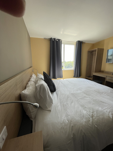 Bedroom 2, Tinapa Suites, Tameside