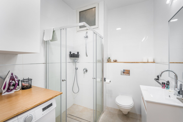 Bathroom 5, Stunning ONE bdr big Balcony