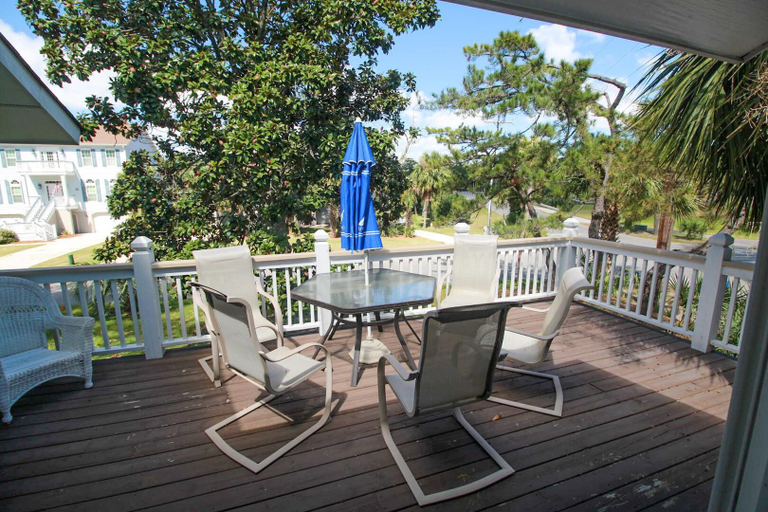 Others 5, 380 Tarpon Blvd, Beaufort