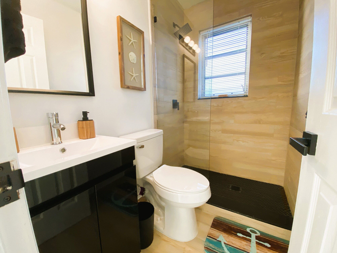 Bathroom, 3210 Canal Dr apt5 Daniel - Pompano Bch, Broward