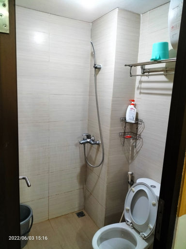Bathroom, Gateway Pasteur Apartment 2BR by Mami Property, Bandung
