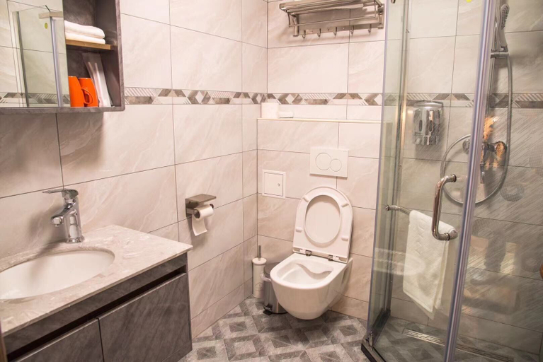 Bathroom 4, Mr.Liao Hotel, Wien Umgebung