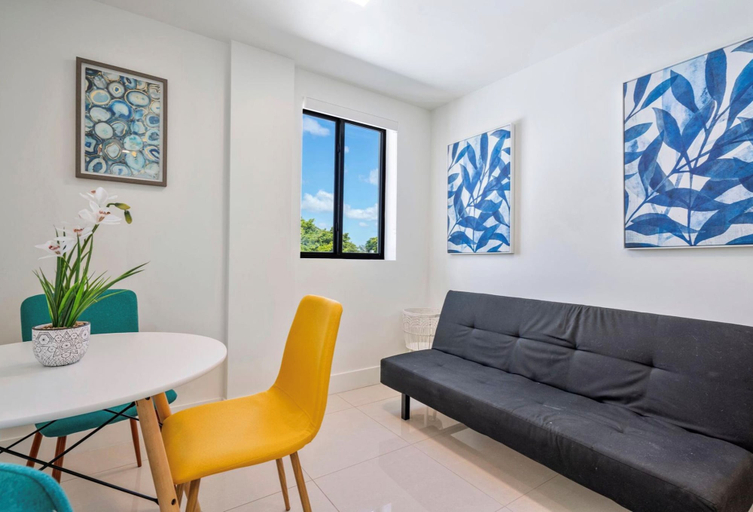 Others 3, Miami Suite 302, Miami-Dade