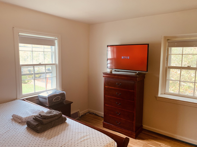 Others 4, Private Queen Bedroom Garvin, Delaware
