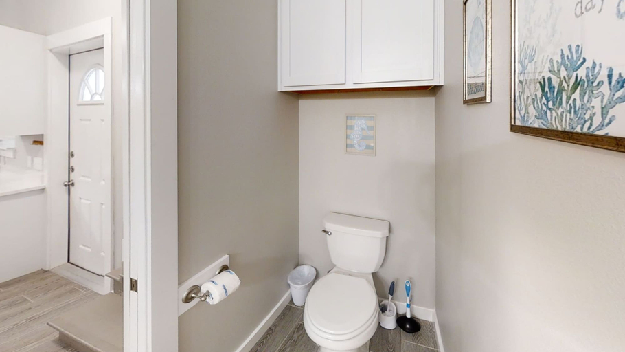 Bathroom 5, Dillon Bay- 15118, Nueces