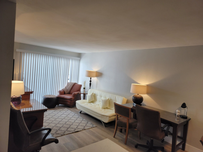 Bedroom 2, Hollywood Cosmopolitan Apartments, Los Angeles