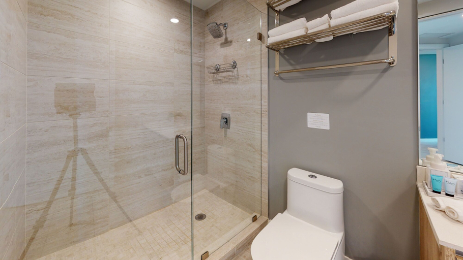 Bathroom 5, Design District Bay View Cielo Stays, Miami-Dade