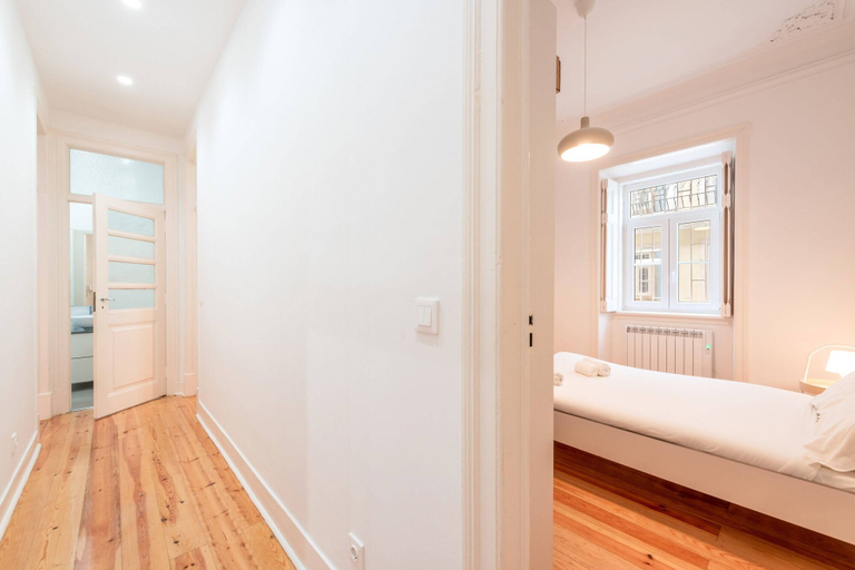 Bedroom 1, Guestready - Fantastic Apt Near Castelo de S. Jorge, Lisbon