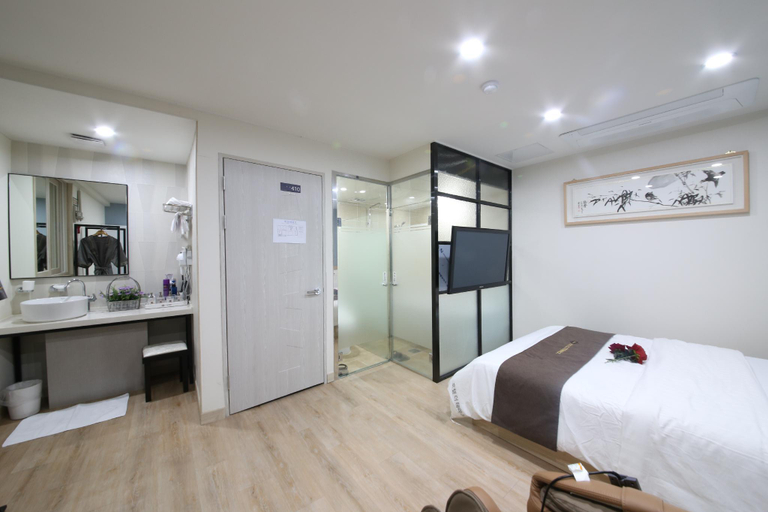 Bedroom 2, Hotel The Terrace, Gwangsan