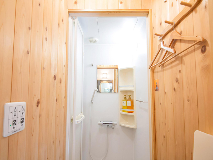 Bathroom 2, Guest House Wakabaya, Takamatsu