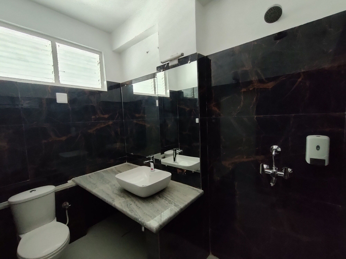 Bathroom 4, Hotel Meera, Udaipur