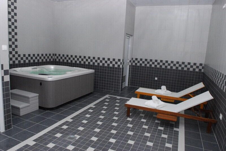 Bathroom 3, Magnolia Place