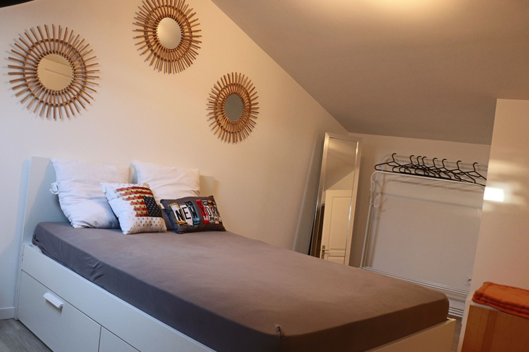 Bedroom 3, Maison de village Donzère, Drôme