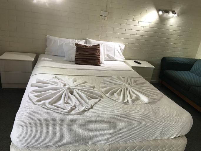 Bedroom 3, Bananatown Motel, Coffs Harbour - Pt A