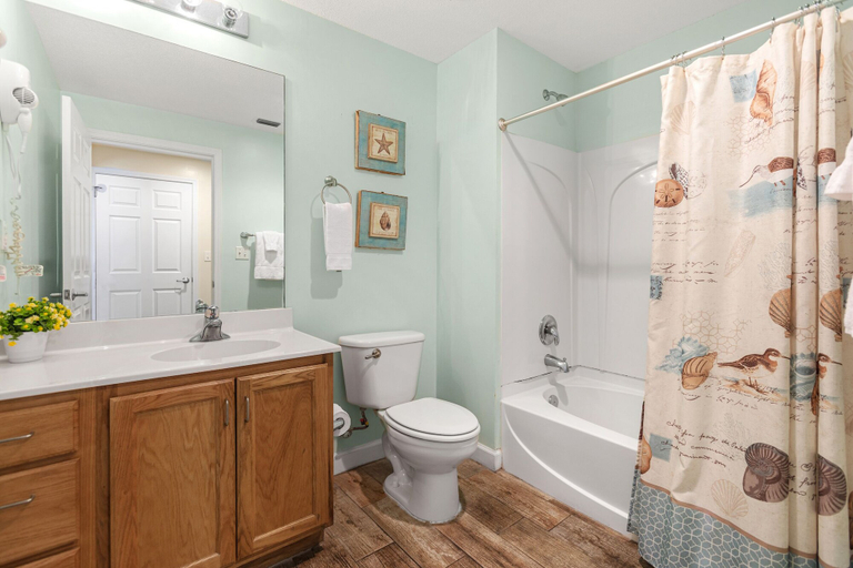 Bathroom 5, Sterling Reef 102, Bay