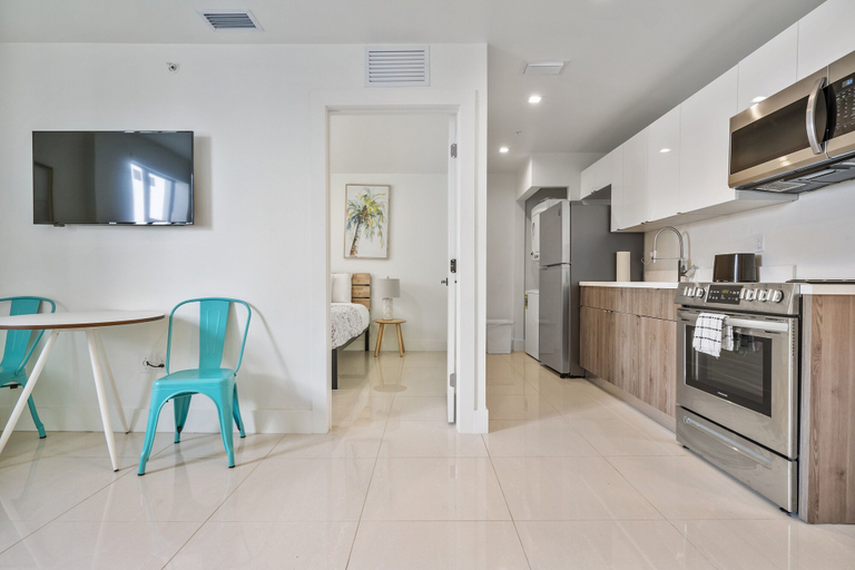 Others 4, Miami Suite 310, Miami-Dade