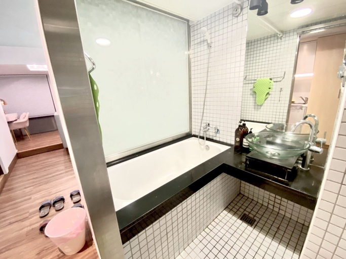 Bathroom 3, Tokyo Loft duplex apt, Taipei City