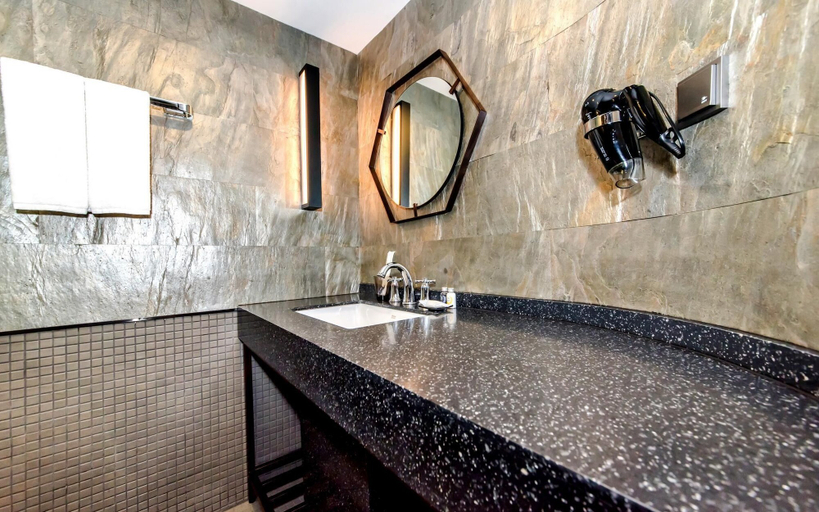 Bathroom 4, Jeju Marevo Beach Hotel, Jeju