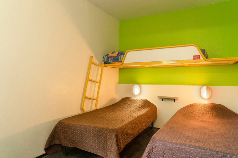 Bedroom 17