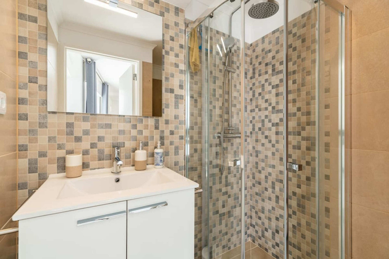 Bathroom 4, GuestReady - Amor & Mar, Almada