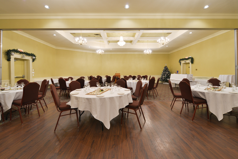 Food & Drinks 5, Prestige Hotel Vernon, North Okanagan