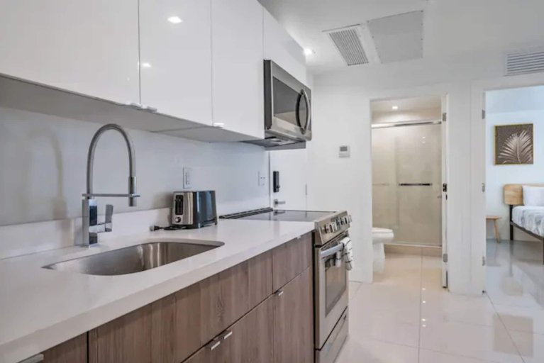 Others 5, Miami Suite 203, Miami-Dade