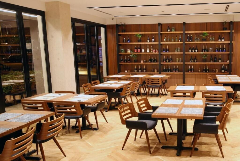 Food & Drinks 5, Hotel Theatro, Tiranës
