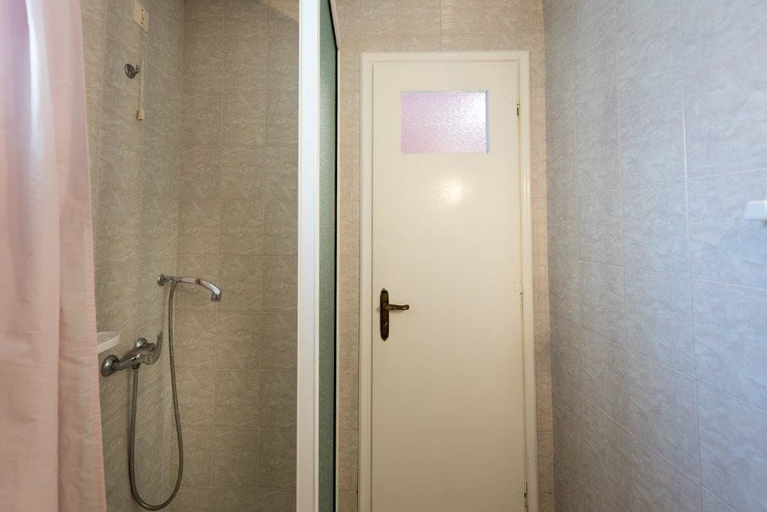 Bathroom 4, Ammes Hotel, Ionian Islands