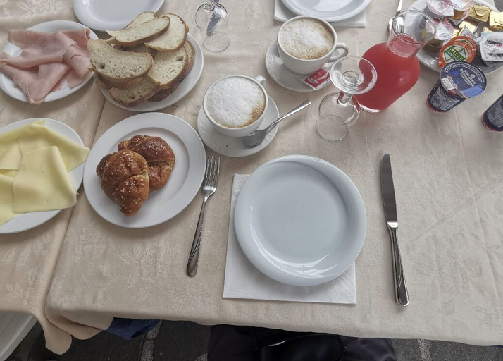 Food & Drinks 5, Briisa De Ness, Como
