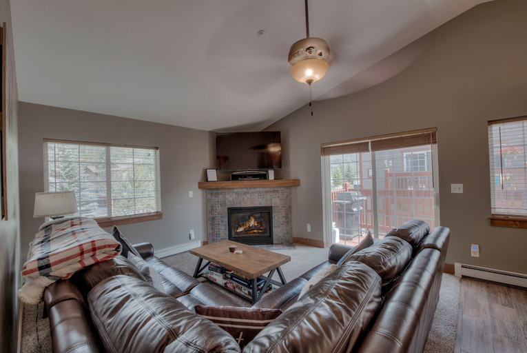 Others 1, Revette Retreat, Summit
