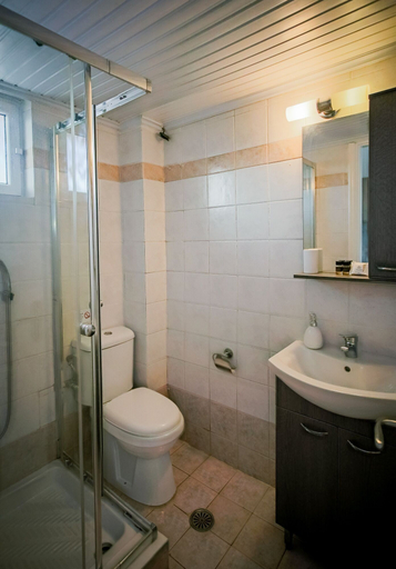 Bathroom, Yria ntn Studios, Ionian Islands