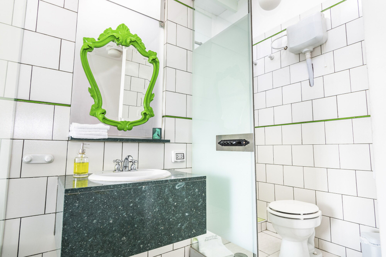 Bathroom 4, Hotel Collacocha, Lima