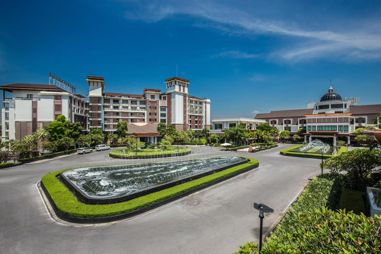 Exterior & Views 20