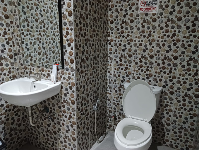 Bathroom 5, Roriz House Palembang, Palembang