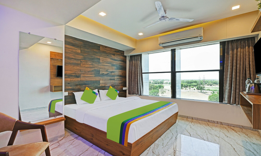 Bedroom 3, Treebo Trip Shree Regency, Ahmadabad