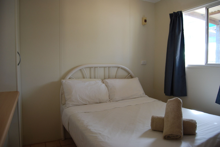 Bedroom 3, Coral Coast Tourist Park, Carnarvon