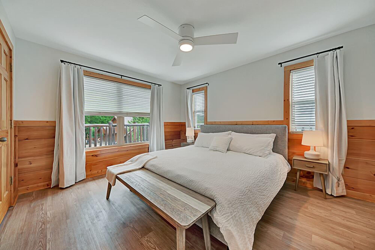 Bedroom 3, Wilderness Calls, Sevier